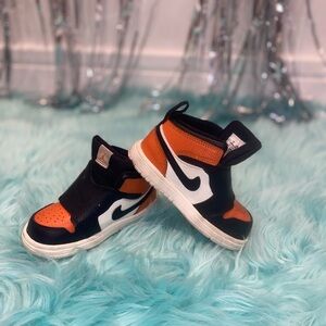 Nike Kids Black and Orange Sneakers